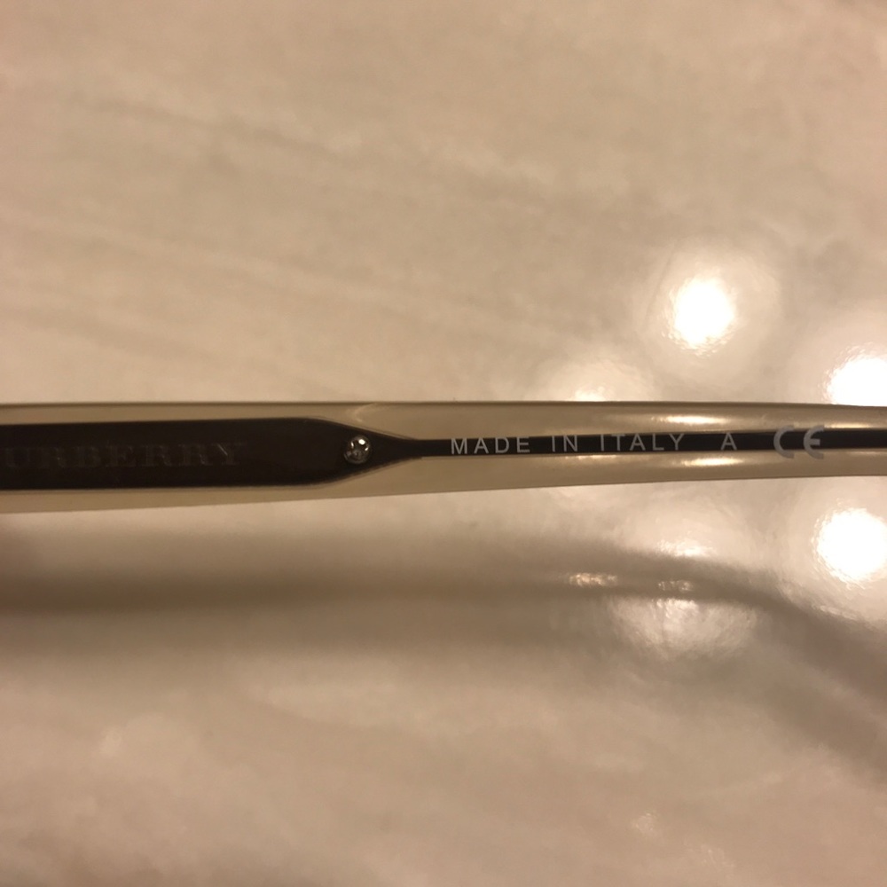 Burberry eyeglasses - Picture 3 of 8